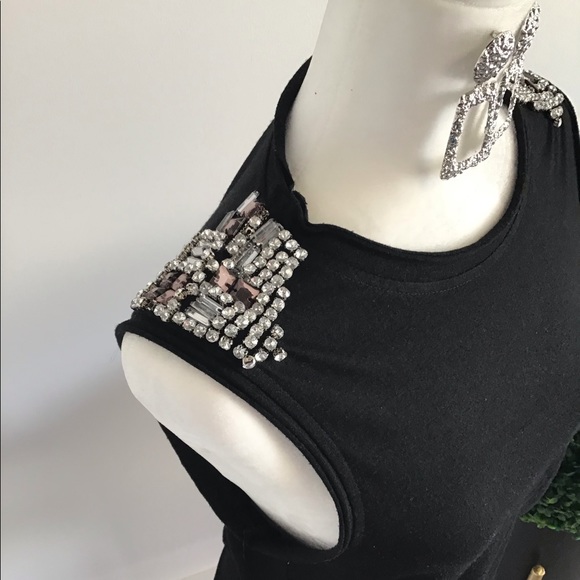 Black Top with sequenced shoulders - Picture 3 of 5